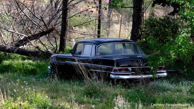 6 Creepy Mercedes-Benzes Abandoned in the Woods