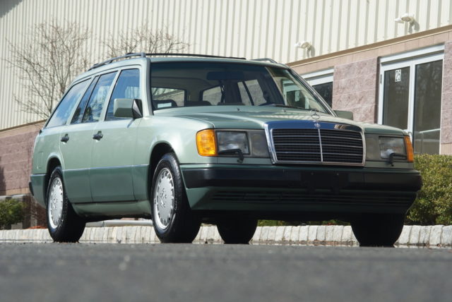 1990 Mercedes-Benz 300TE Wagon Has Us Green With Envy