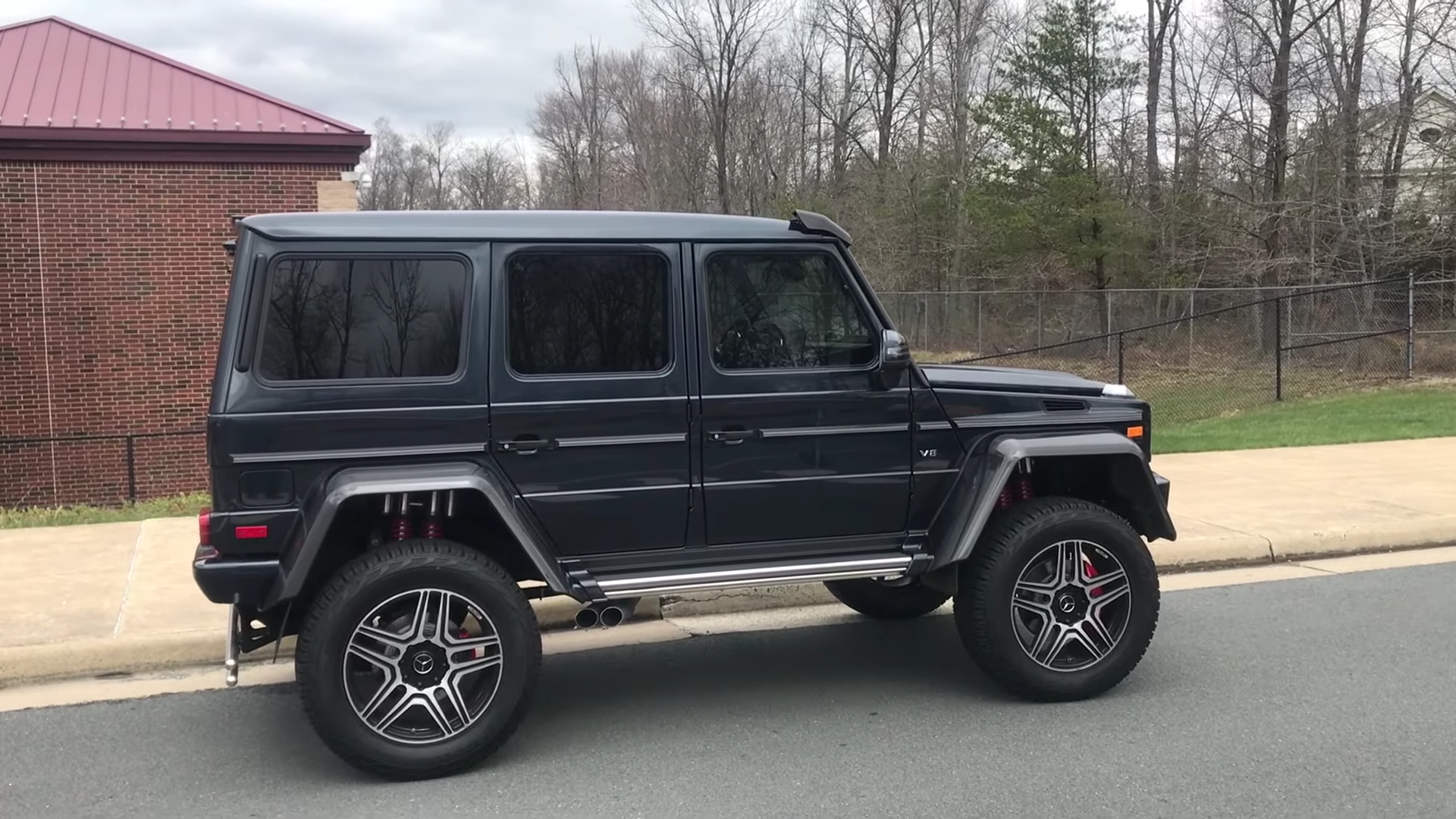 Mercedes-Benz G550 4×4²: A Master of Extremes