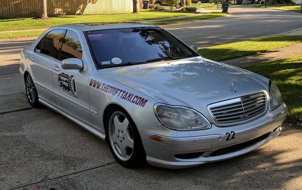 Mercedes-Benz S600 Drift Taxi