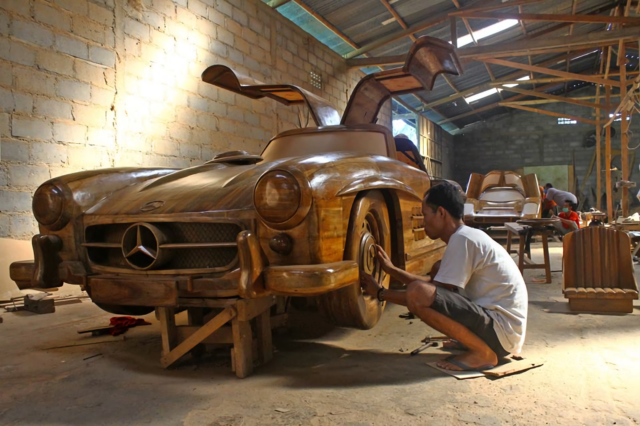 Mercedes-Benz 300SL Gullwing Life-Size Wooden Sculpture