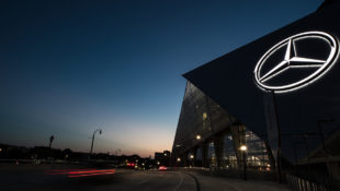 Nighttime Picture of Mercedes Benz Stadium in Atlanta