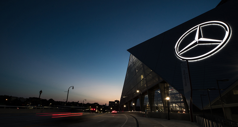 Nighttime Picture of Mercedes Benz Stadium in Atlanta