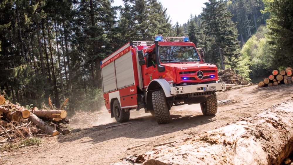 Unimog Fire Truck is Perfect Vehicle For Wildfires - MBWorld