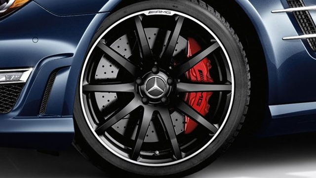 Mercedes-Benz C-Class: How to Paint Brake Calipers