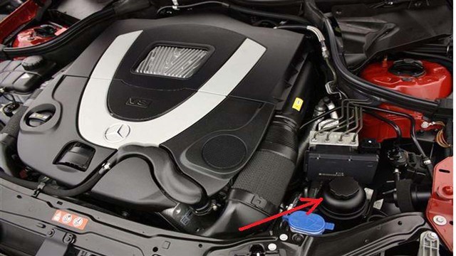 Mercedes-Benz C-Class: How to Change Power Steering Fluid