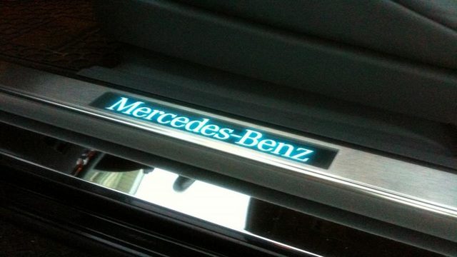 Mercedes-Benz E-Class: How to Install Illuminating Door Sill