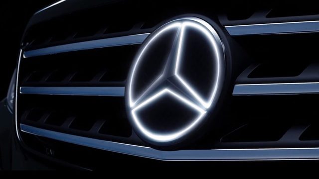 Mercedes-Benz C-Class: How to Install Illuminated Star Grille Emblem