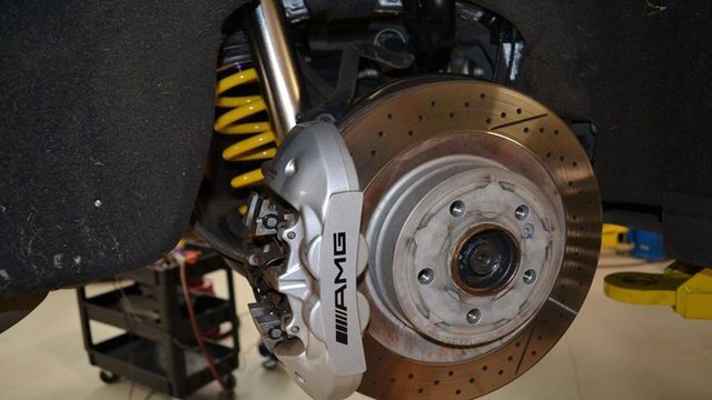 Mercedes-Benz E-Class and E-Class AMG: Brake Modifications