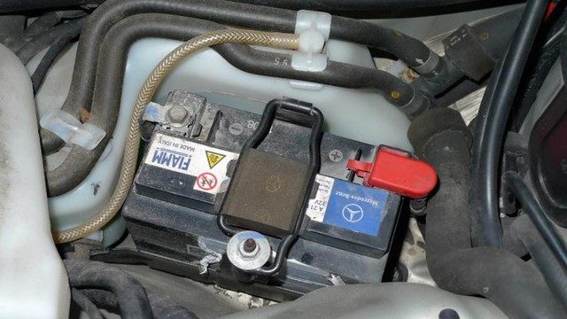Mercedes-Benz C-Class and C-Class AMG: Why Does My Battery Keep Dying?