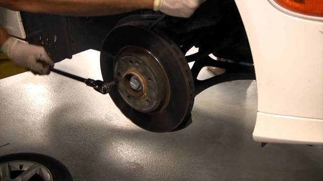 Mercedes-Benz C-Class: How to Replace Brake Pads and Rotors