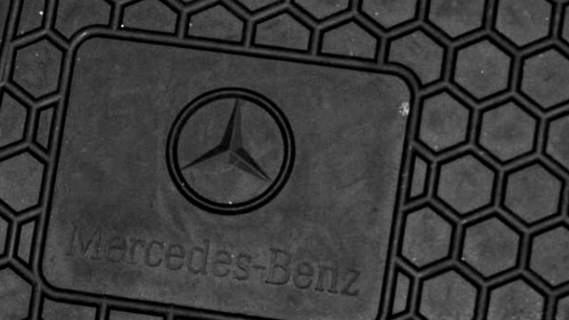 Mercedes-Benz C-Class: Floor Mats Review