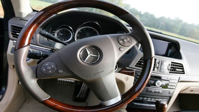 Mercedes-Benz E-Class and E-Class AMG: How to Replace Power Steering Fluid