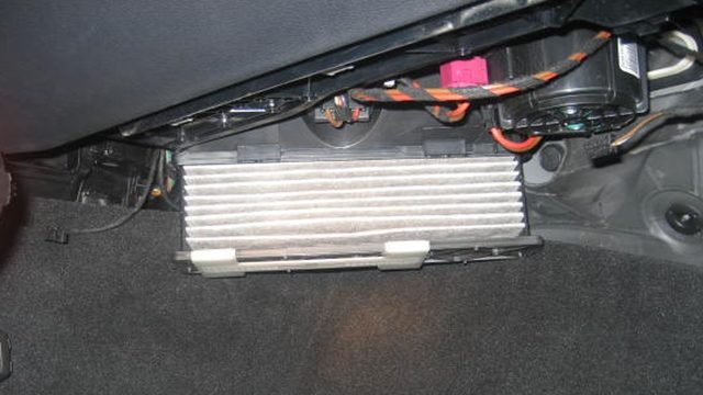 Mercedes-Benz E-Class and E-Class AMG: How to Replace Cabin Air Filter