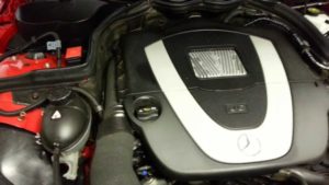 Mercedes-Benz C-Class: How to Remove Engine Cover