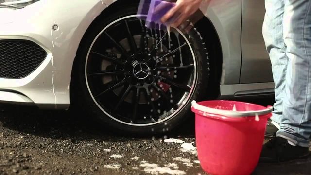 Mercedes-Benz: How to Wash and Wax Your Car