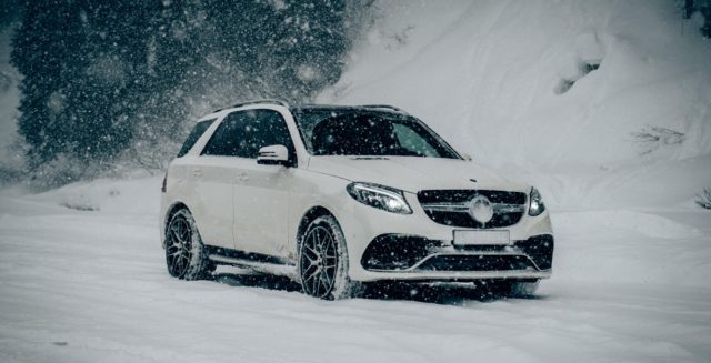 Cool as Snow: Mercedes-Benz Winter Wallpapers