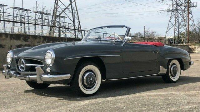 1959 Mercedes-Benz 190SL Turns Heads