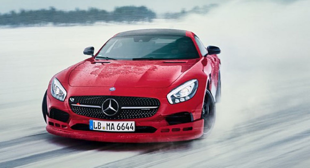 Mercedes Winter Sporting Teaches You Art Of Snow Drifting