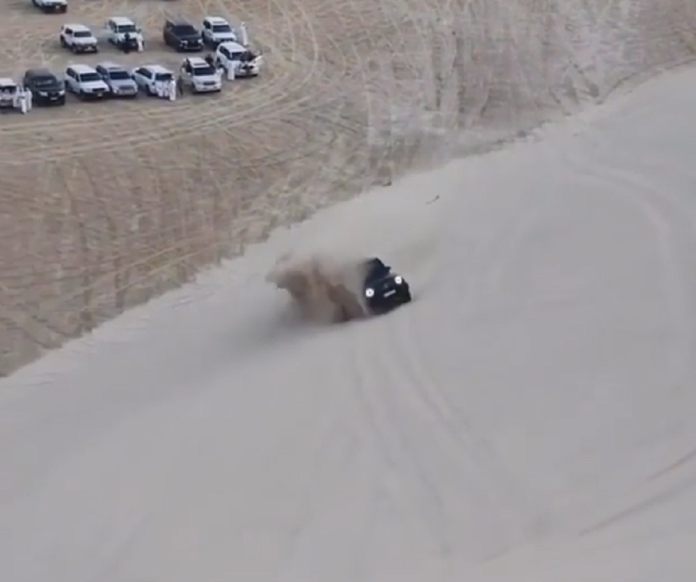 mbworld.org Mercedes-AMG G 63 Rips and Roars Across Sand Dunes