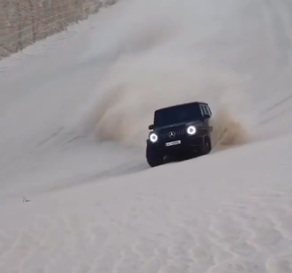 mbworld.org Mercedes-AMG G 63 Rips and Roars Across Sand Dunes