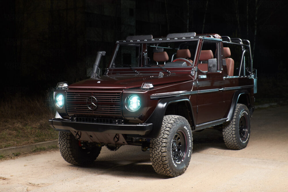 Expedition Motor Company Rubellite Red Wolf G-Wagen night