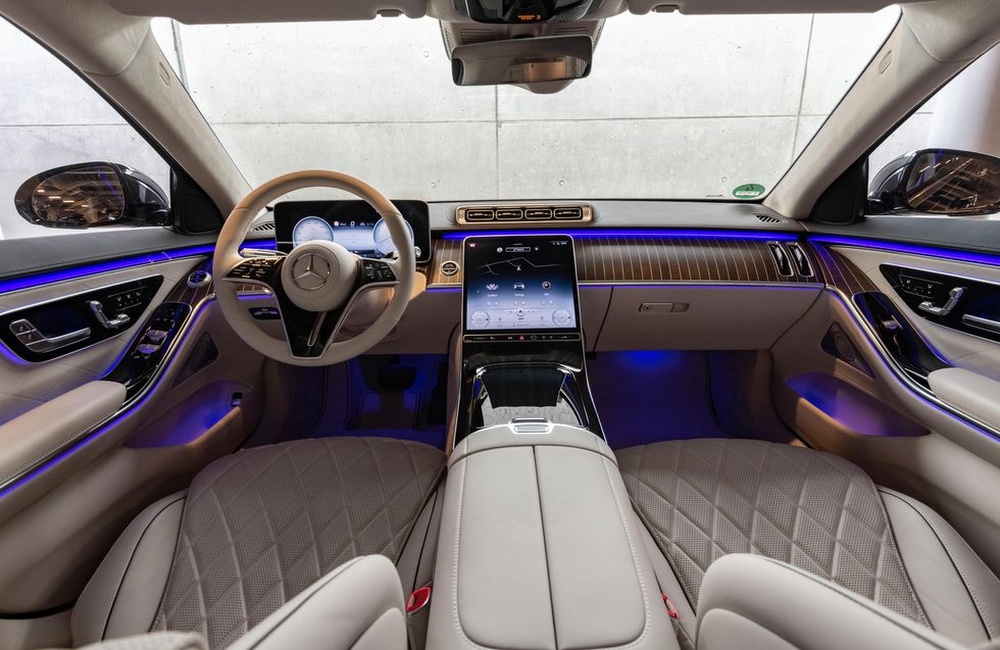 21 Mercedes Benz S Class Gets A Wide Range Of Futuristic Features