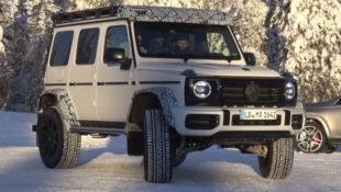 New Spy Shots Show G550 4X4 Playing In the Snow with One Portal Axle