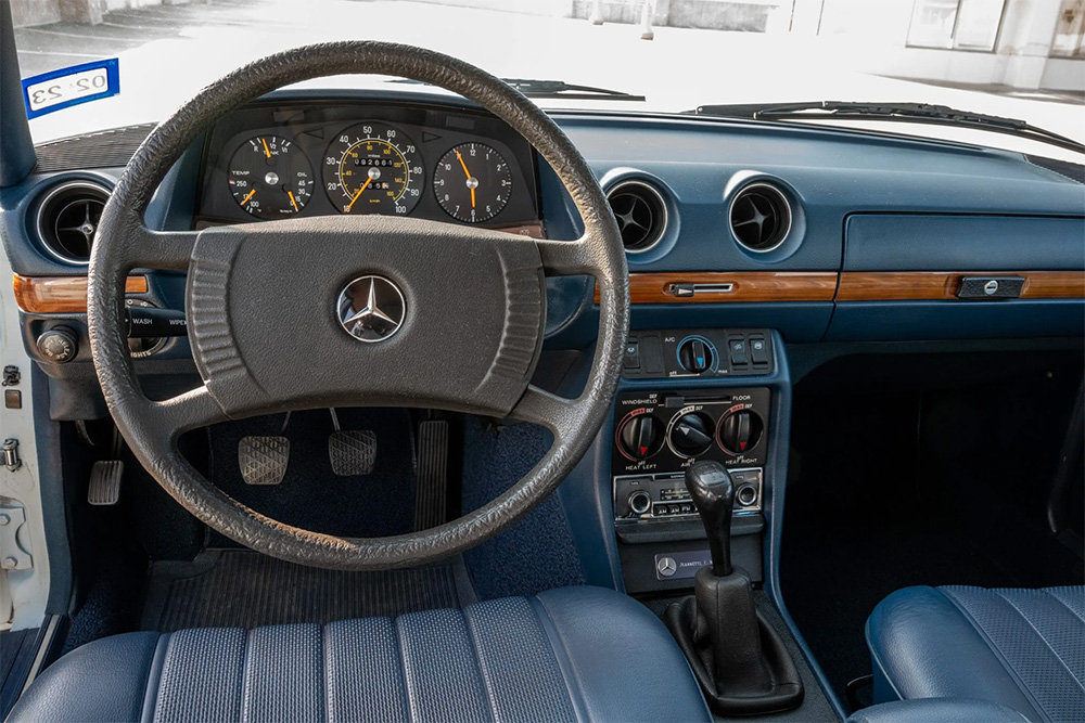 1979 Mercedes 240D Diesel Manual on Bring A Trailer, Interior