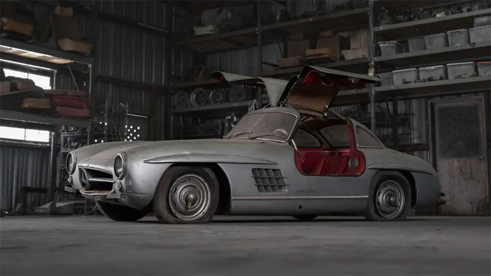 Abandoned Mercedes-Benz 300SL Gullwing Alloy Porche Foreign Auto