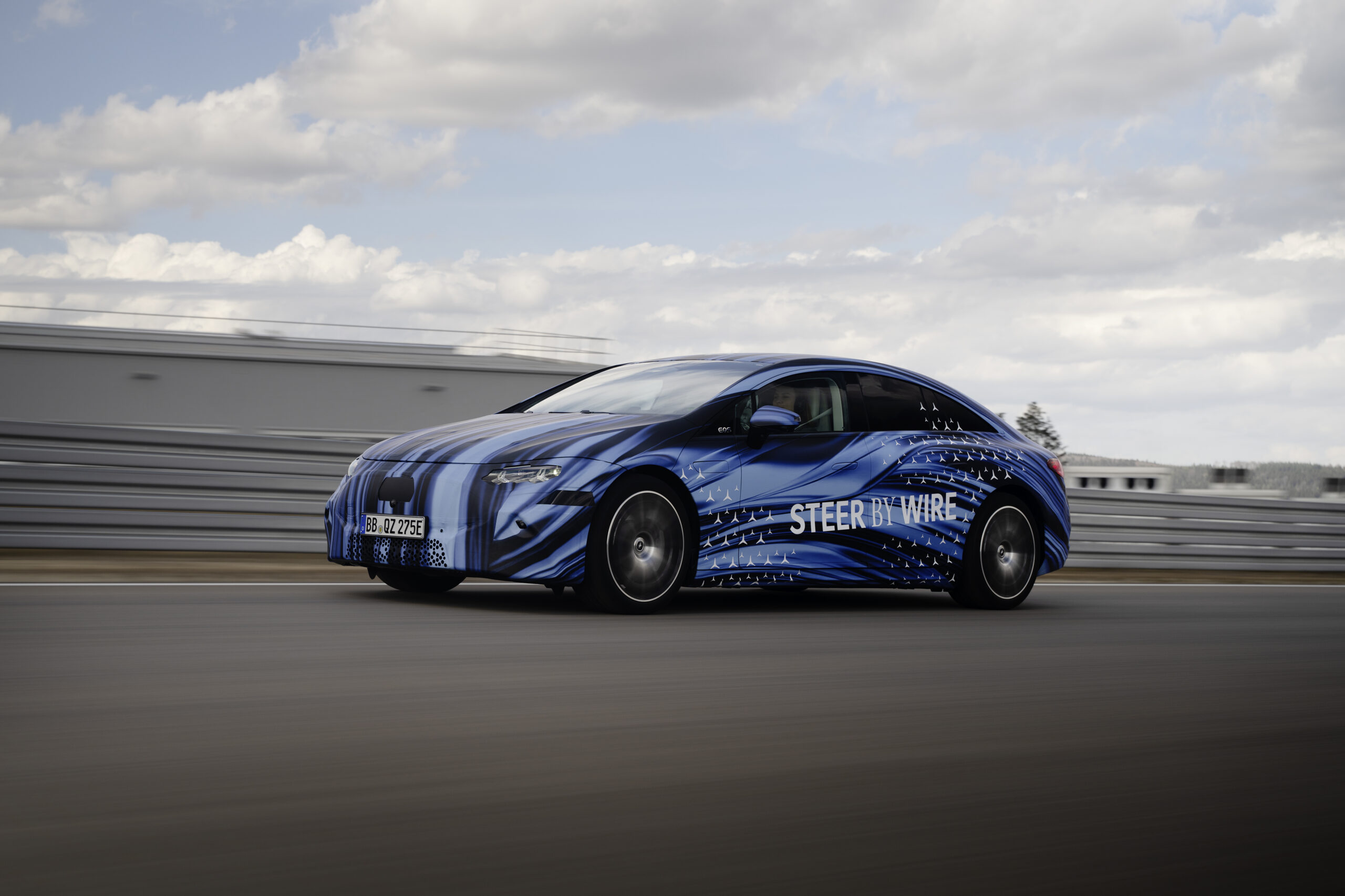 Steer-by-Wire wird Realität bei Mercedes-Benz: völlig neuartiges Lenkgefühl kombiniert mit maximaler Sicherheit<br /> Steer-by-wire becomes reality at Mercedes-Benz: a completely new steering experience combined with maximum safety